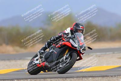 media/Sep-10-2022-SoCal Trackdays (Sat) [[a5bf35bb4a]]/Turn 6 (1140am)/